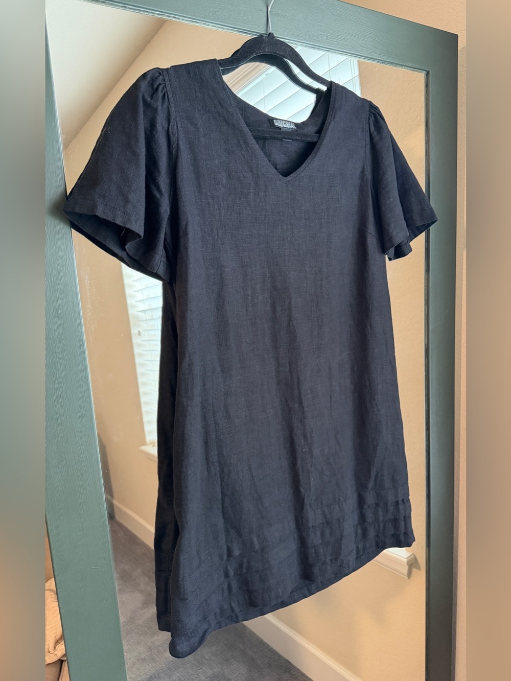 Nicole Miller Original Black Linen Blend V-Neck Shift Dress